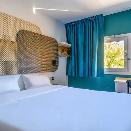 Nimes Hotel