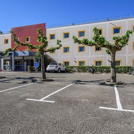 Hotel B&B Hotel Nimes Caissargues 2*