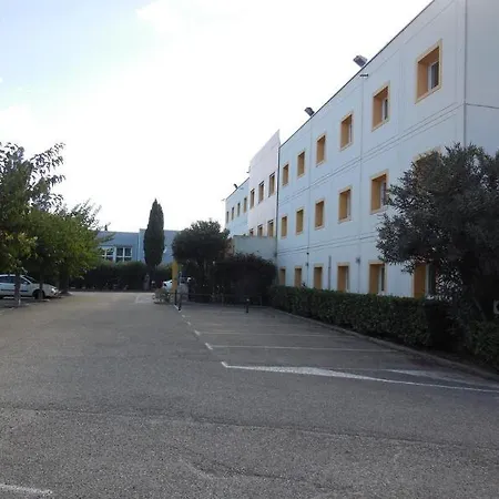 Hotel Nimes 2*